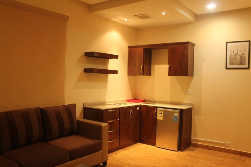 Talia Furnished Apartments Riyadh Room photo